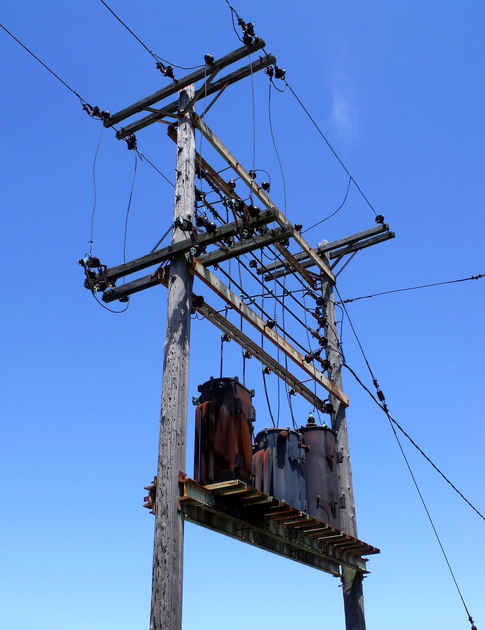 Electrical substation and power lines for asesorías eléctricas industriales